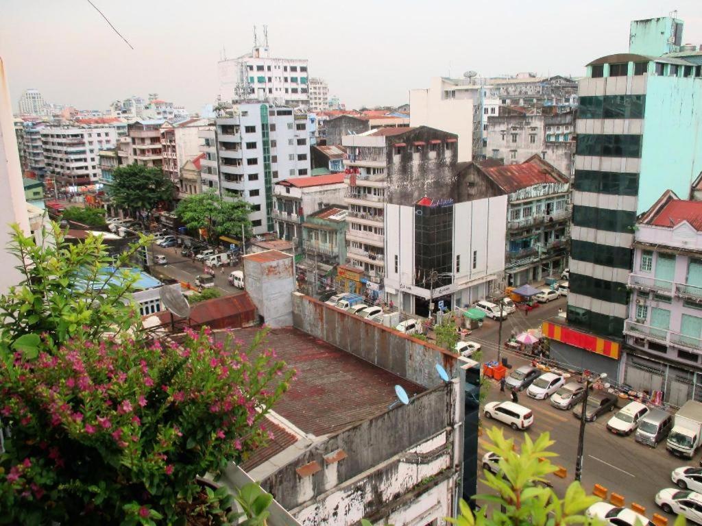 Holiday Season Motel Yangon Eksteriør bilde